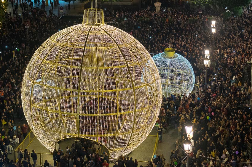 Iluminación de Navidad en Plaza San Francisco de Sevilla 01 | Sevilla con los peques