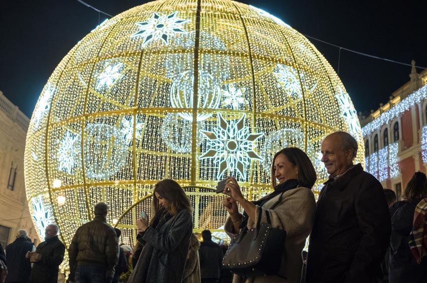 Iluminación de Navidad en Plaza San Francisco de Sevilla 02 | Sevilla con los peques