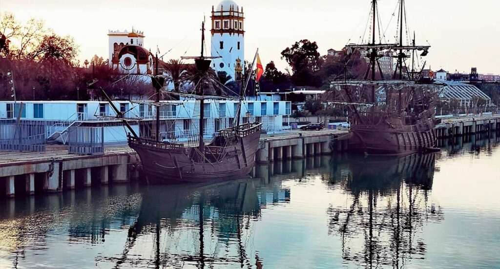 Nao Victoria y el Galeón Andalucía atracados en el Muelle de las Delicias dentro del Festival V Centenario de la I Vuelta al Mundo en Sevilla | Sevilla con los peques